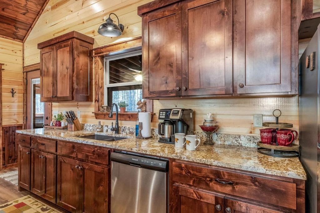 Large Luxury 2Br Cabin W Hot Tub Double Trouble Was Designed For Fun Comfort And Memories Minutes From Buzzling Hochatown And Beautiful Beaver Bend State Park Broken Bow Exterior foto