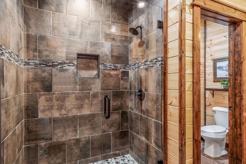 Large Luxury 2Br Cabin W Hot Tub Double Trouble Was Designed For Fun Comfort And Memories Minutes From Buzzling Hochatown And Beautiful Beaver Bend State Park Broken Bow Exterior foto