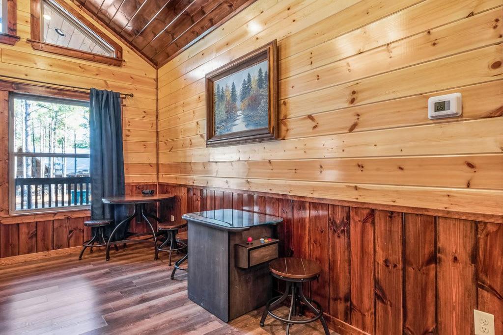Large Luxury 2Br Cabin W Hot Tub Double Trouble Was Designed For Fun Comfort And Memories Minutes From Buzzling Hochatown And Beautiful Beaver Bend State Park Broken Bow Exterior foto