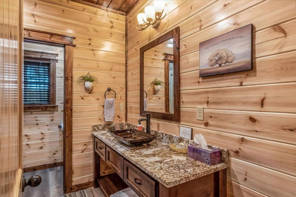 Large Luxury 2Br Cabin W Hot Tub Double Trouble Was Designed For Fun Comfort And Memories Minutes From Buzzling Hochatown And Beautiful Beaver Bend State Park Broken Bow Exterior foto