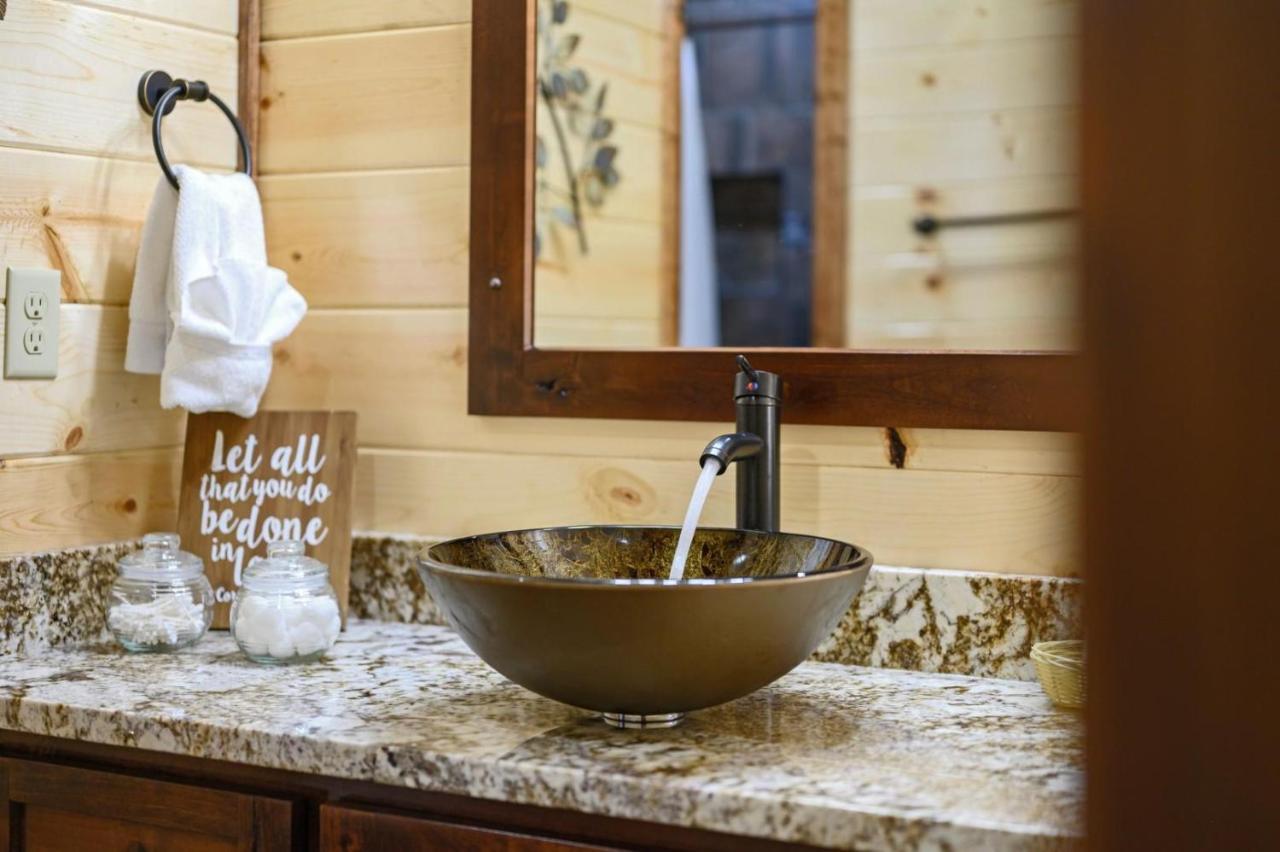Large Luxury 2Br Cabin W Hot Tub Double Trouble Was Designed For Fun Comfort And Memories Minutes From Buzzling Hochatown And Beautiful Beaver Bend State Park Broken Bow Exterior foto